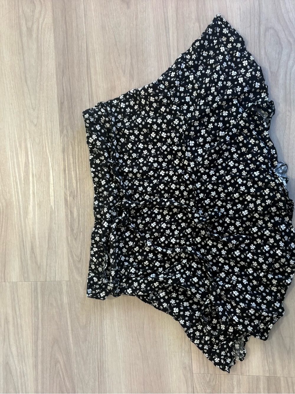 Black Floral Ruffle Mini Skort - Picture 3 of 8